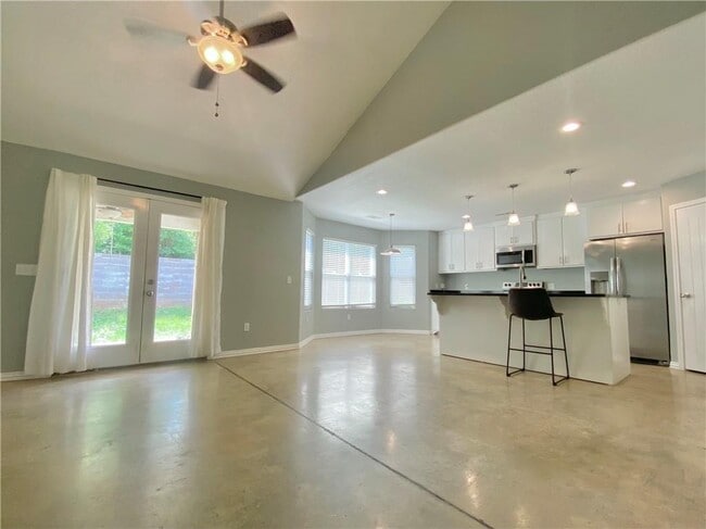 Building Photo - 133 S Pinyon Point