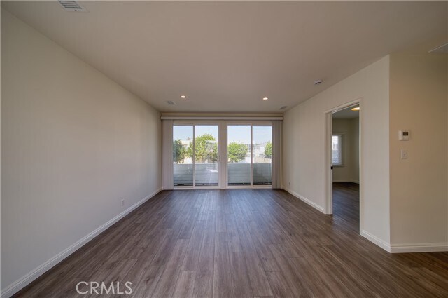 Building Photo - 926 Manhattan Beach Blvd