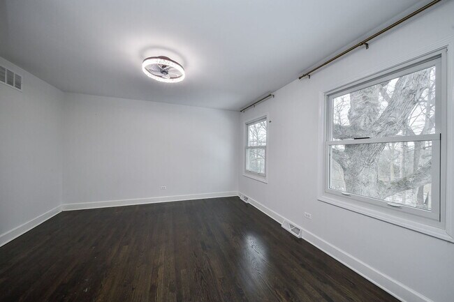 Building Photo - 945 Anne Rd