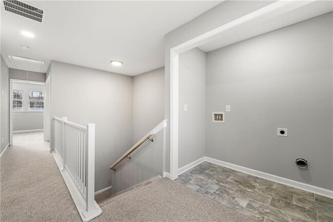 Building Photo - 450 Oliver Ridge Dr