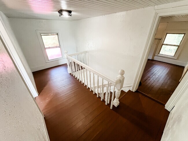 Building Photo - 308 Cook Ave