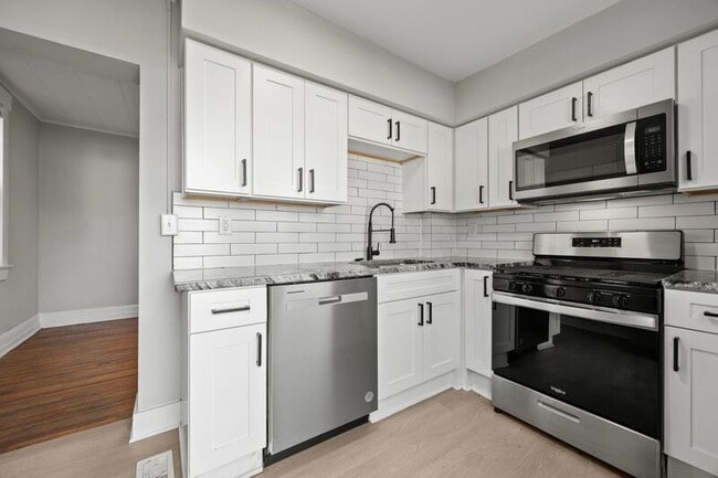 Primary Photo - 369 Berkeley Rd