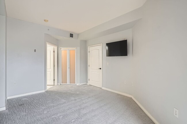 Building Photo - 300 W 11th Ave