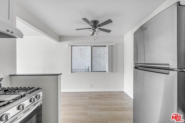 Building Photo - 129 S Avenue 64