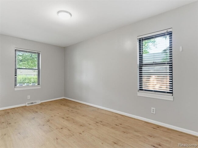 Building Photo - 404 La Plaza Ct