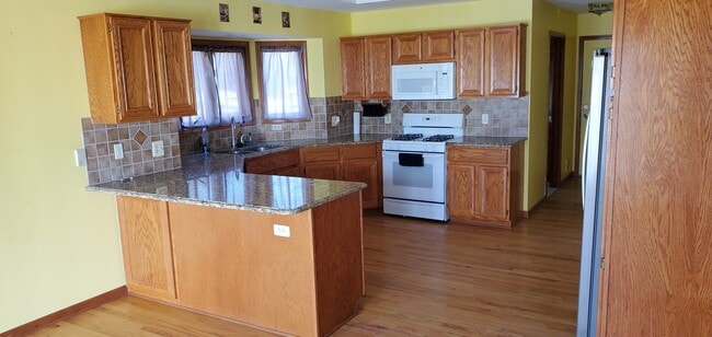 Building Photo - 21391 Marina Cir