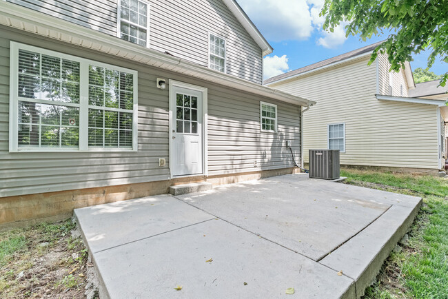 Building Photo - 8818 Sharonbrook Dr