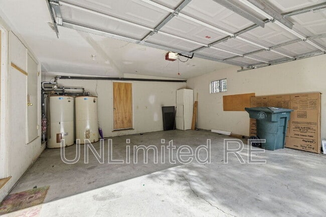 Building Photo - 1410 Inverrary Way