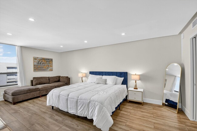 Building Photo - 3610 S Ocean Blvd