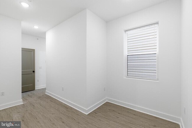 Building Photo - 4021 Brown St