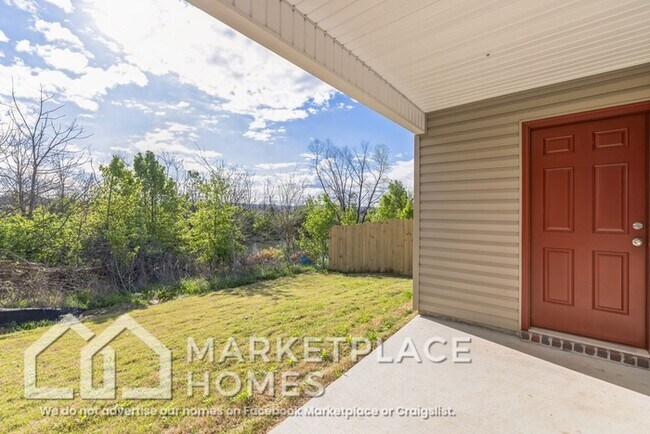 Building Photo - 884 S Brambling Ln