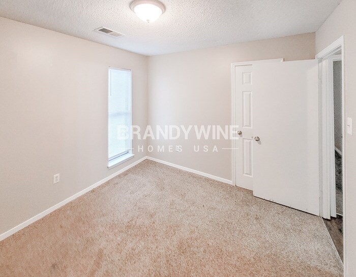 Building Photo - 6309 Golden Park Dr