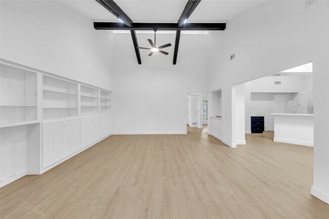 Building Photo - 13826 Wooded Creek Ct