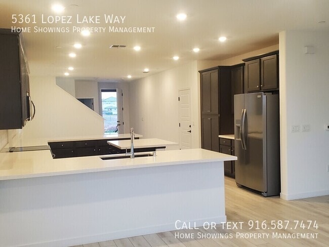 Building Photo - 5361 Lopez Lk Wy