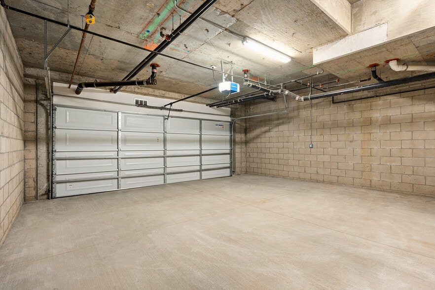 Building Photo - 158 S Sierra Madre Blvd