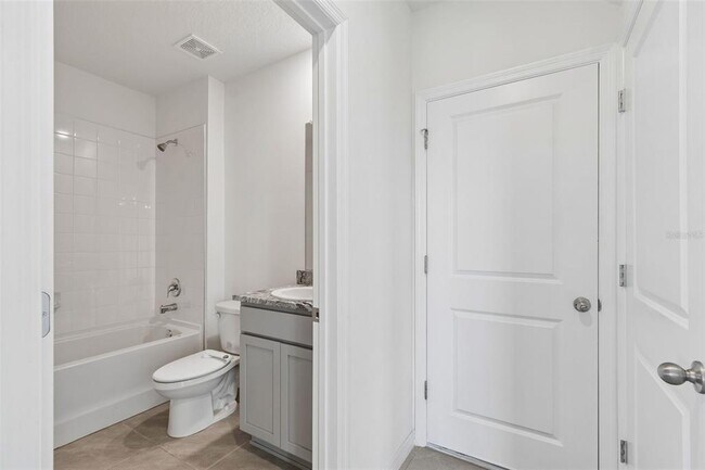 Building Photo - 8454 Ender Hls Dr
