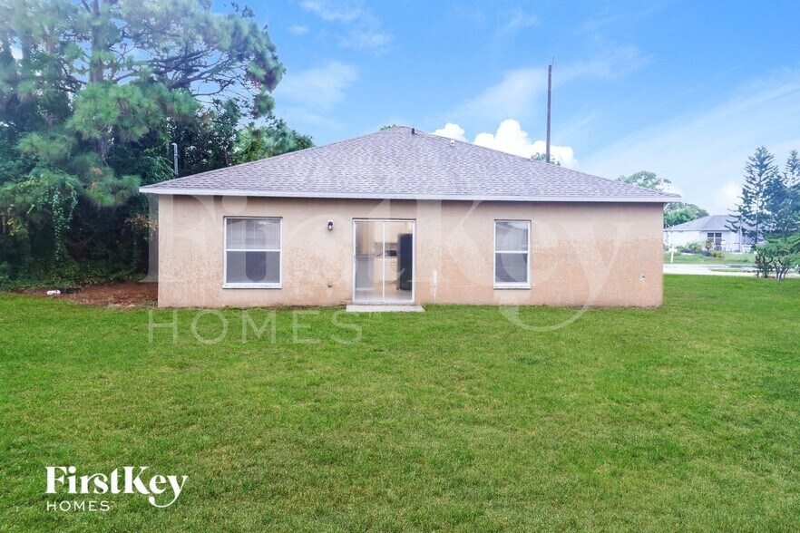 Building Photo - 1164 Schumann Dr