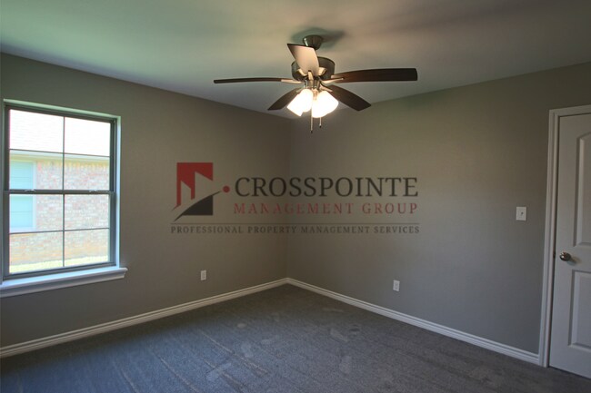 Building Photo - Beautiful 3 Bedroom 2 Bathroom Townhouse in South Tyler! Now offering 1st full month rent free!