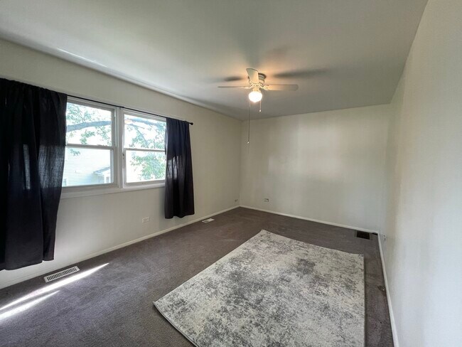 Building Photo - 1311 N Glen Cir