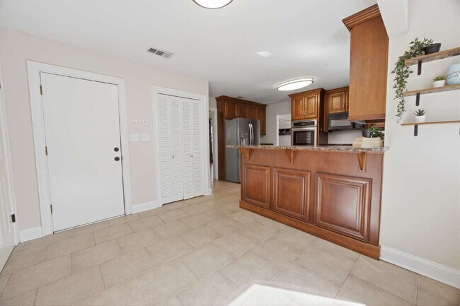 Building Photo - "Charming 4-Bedroom Shalimar Retreat- Power Included With Rent!"