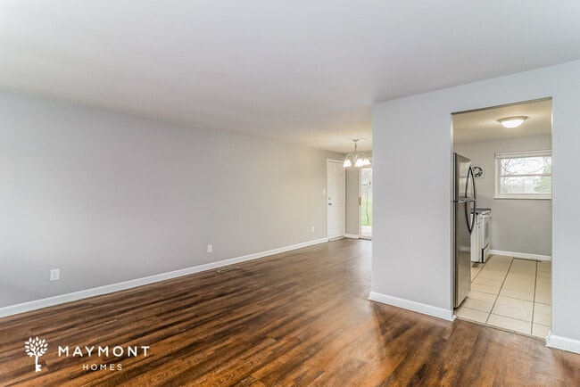 Building Photo - Great Springdale Home