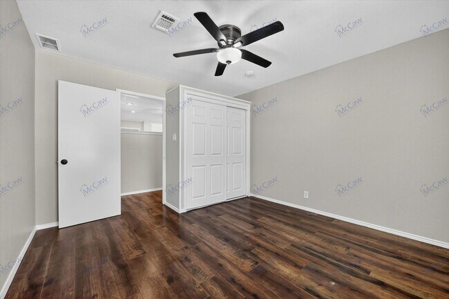 Building Photo - 4900 Ledgestone Dr