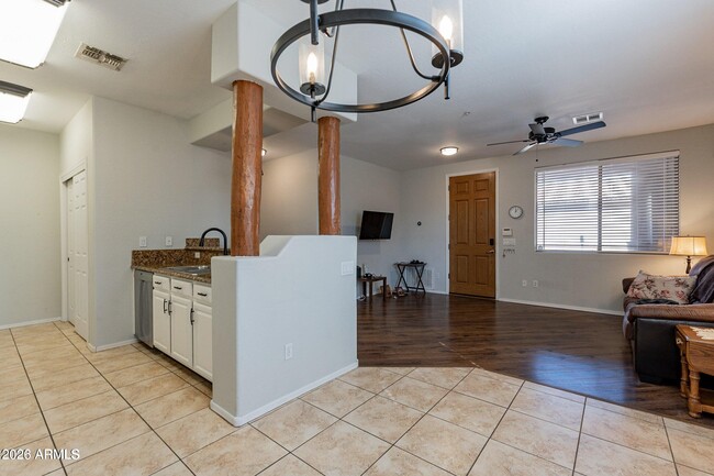 Building Photo - 2155 N Grace Blvd