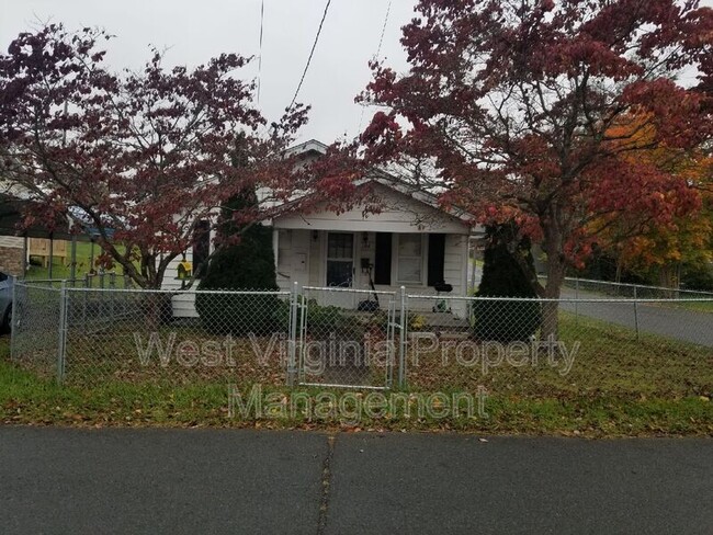 Primary Photo - 104 Jefferson St