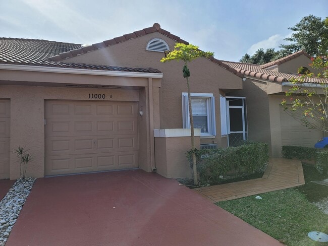 Building Photo - 11000 Ladera Ln