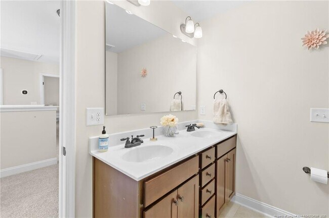 Building Photo - 597 Micahs Way N