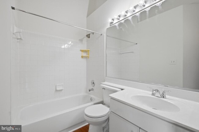 Building Photo - 14666 Seasons Dr