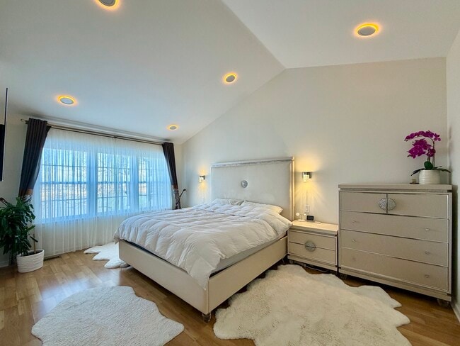 Building Photo - 2350 County Farm Ln