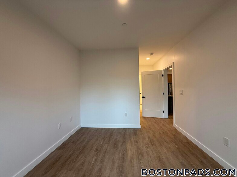 Building Photo - 199 Gardner St