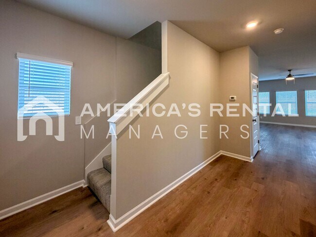 Building Photo - Spacious 4-Bedroom Home with Upstairs Loft!