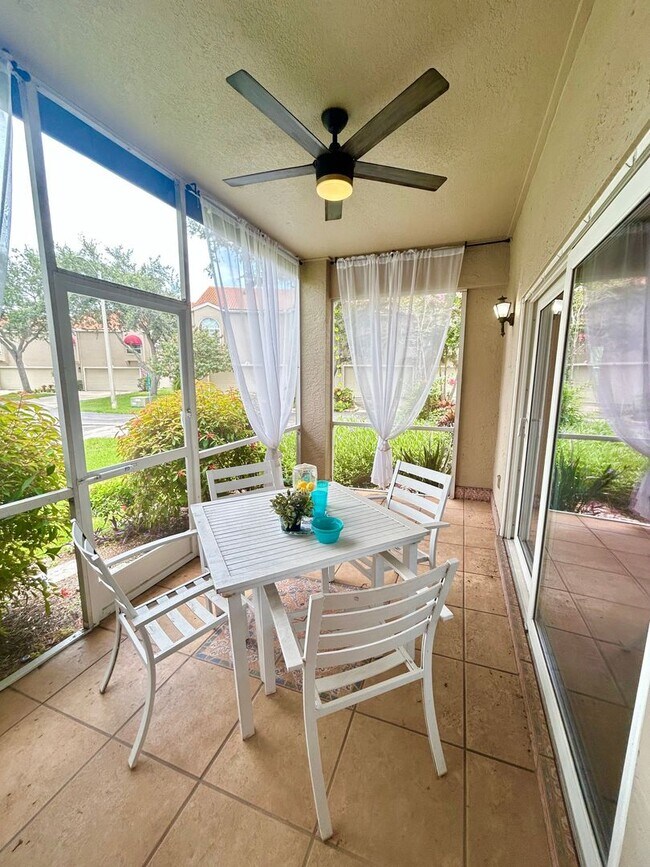 Building Photo - Gorgeous 3 Bed/3 Bath in Tranquil Gated Co...