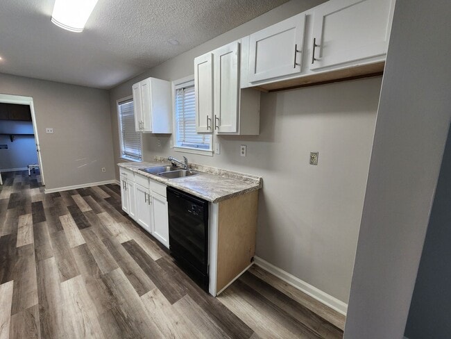 Building Photo - Single family home located in West Memphis