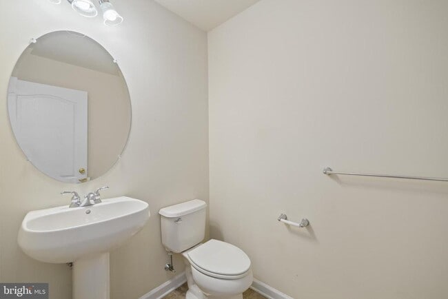 Building Photo - 4165 Bunker Hill Dr S