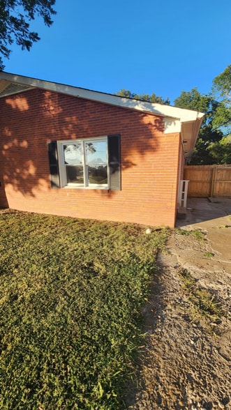 Building Photo - 3072 Ragsdale Dr