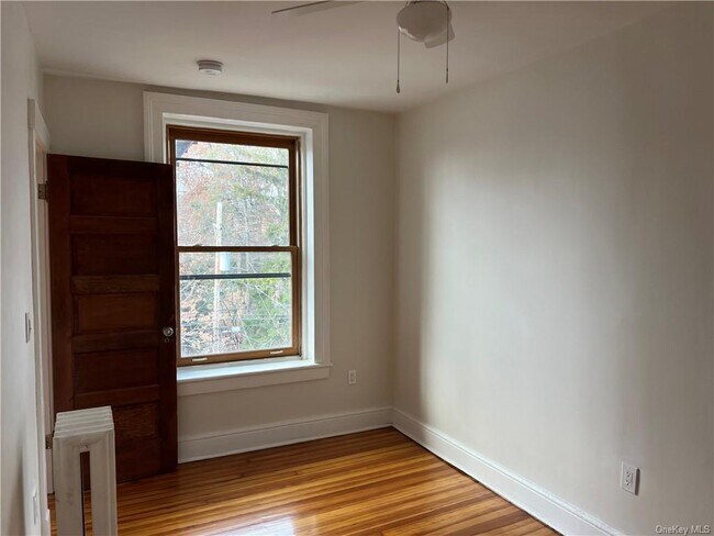 Building Photo - 172 Grand St
