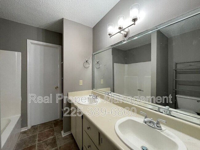 Building Photo - 1704 Brightside Dr