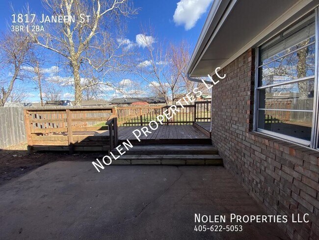 Building Photo - 1817 Janeen St