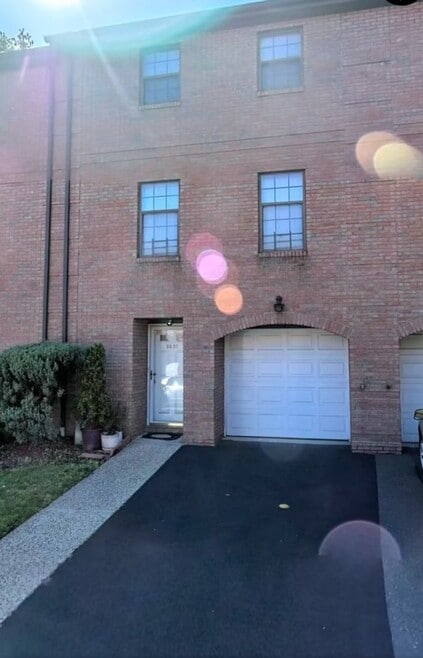 Building Photo - 3631 Bergen Ct