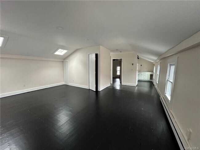 Building Photo - 143 Main St