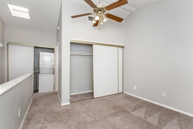 Building Photo - 1901 N Fitzhugh Ave