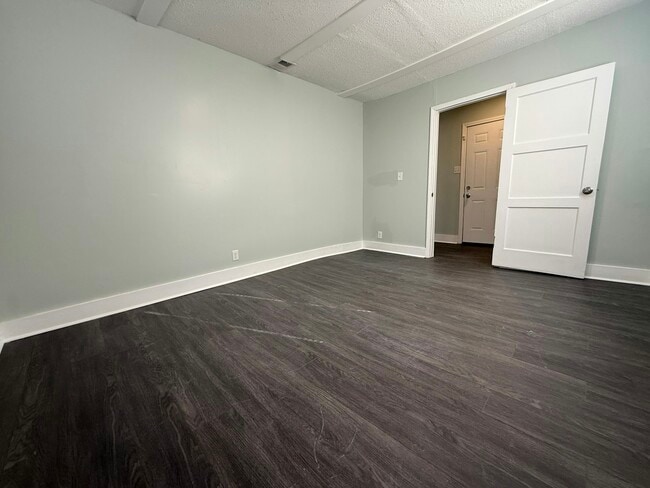 Building Photo - 61 South Parkway East