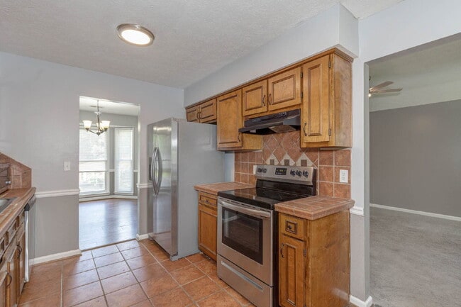 Building Photo - Move-In Ready 3/2 in Columbus | Appliances + W/D + Lawn Care + Pest Control Included | $1,600/mo