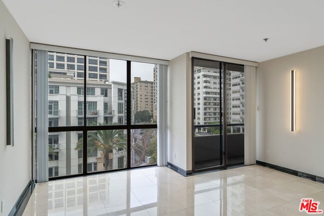 Building Photo - 10660 Wilshire Blvd