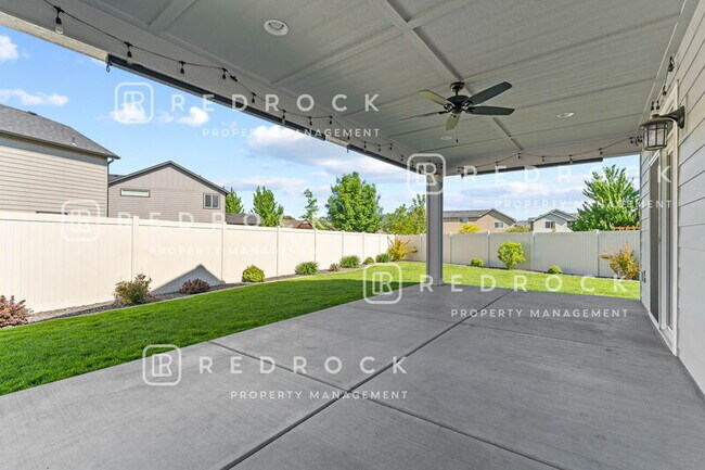 Building Photo - 1725 N Meyers Ct