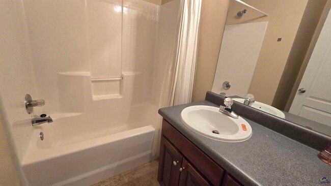 Building Photo - 229 Sunflower Dr