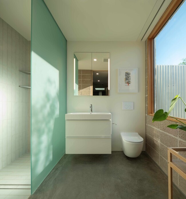 Building Photo - 1626 E Palm Ln